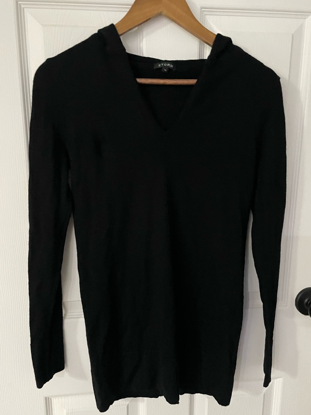 STORM Black 100% Merino Wool V-Neck Hoodie Top M FLAWED base layer